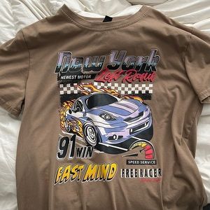 Oversized T-shirt that is easy to style and goes well together with anything